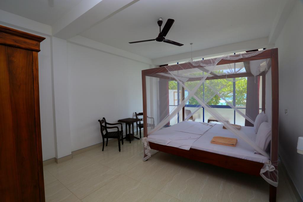 Paradise Beach Resort & Diving School Mirissa Exterior foto